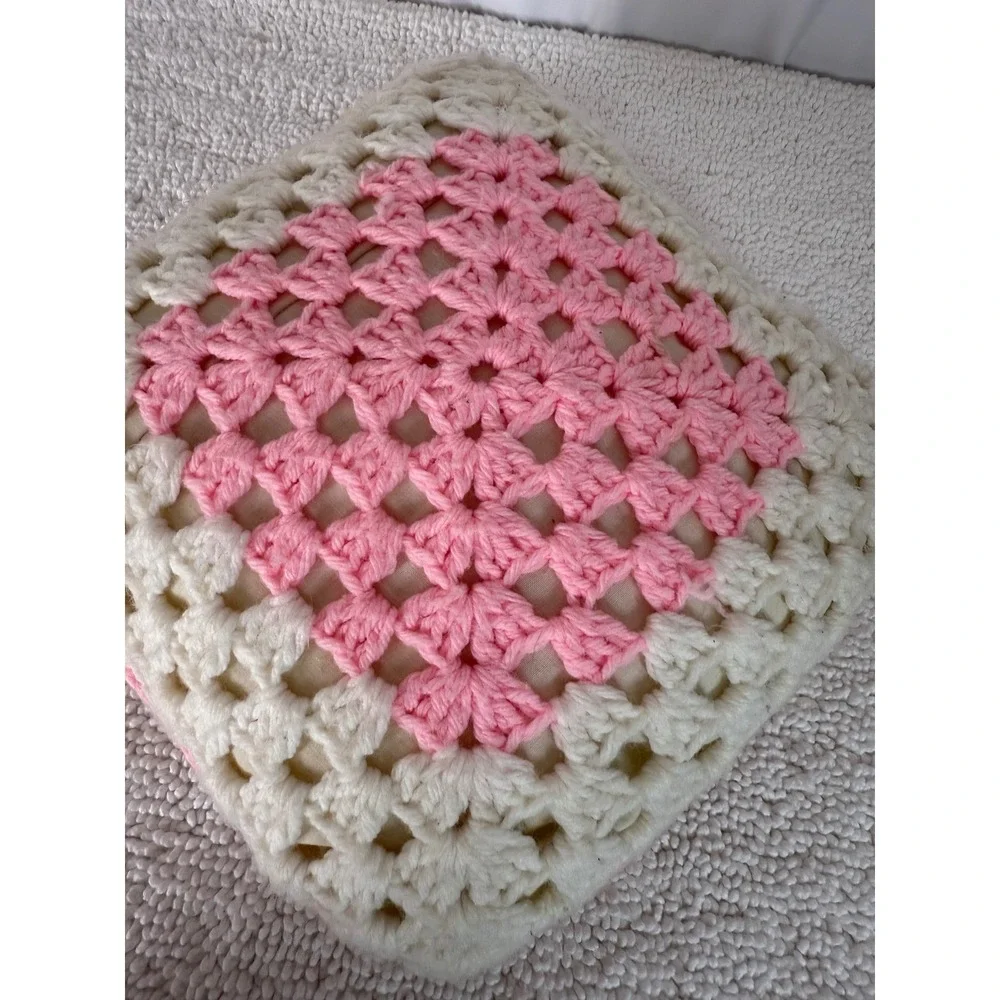 Vintage‎ Crochet Granny Square Pillow Pink Floral Cottagecore Grannycore BOHO